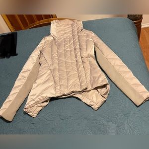 BCBGMAXAZRIA ‘Rachel’ Down Puffer Zip Up Jacket in Oatmeal Satin Size XS